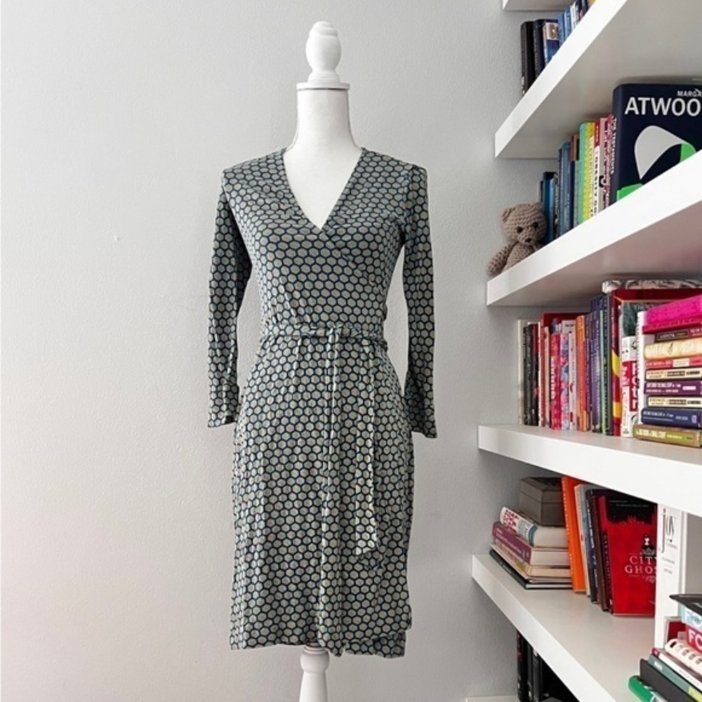 Diane von Furstenberg, Silk Wrap Dress, Size 6